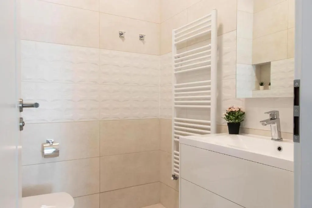Colton Budapest Révay Apartments Magyarország