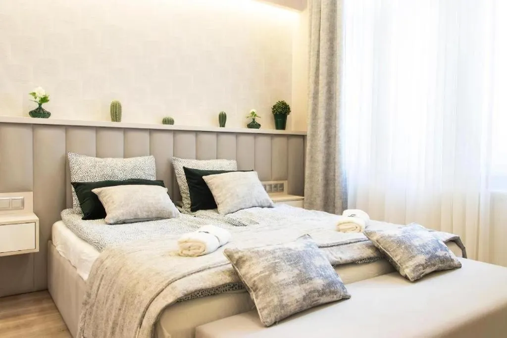 Colton Budapest Révay Apartments